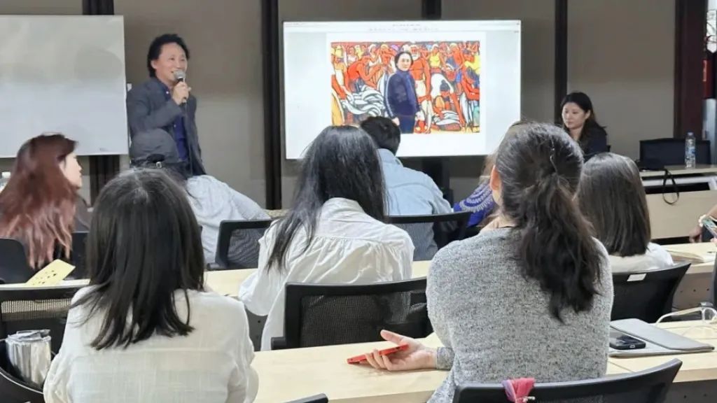 西那瓦国际大学隆重举办“艺路共融·传情万里——新春书画展”